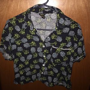 CROPPED BUTTON DOWN PINEAPPLE SHIRT